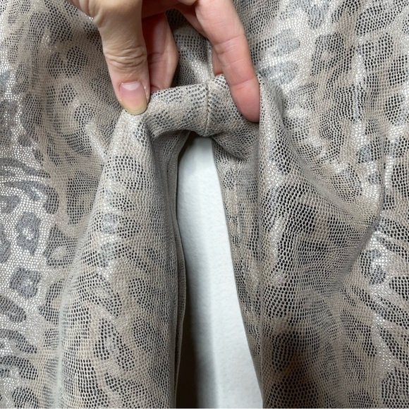 MOTHER Seamless Animal Print Looker Ankle Pants in Running With A Sweet talker - Picture 10 of 12